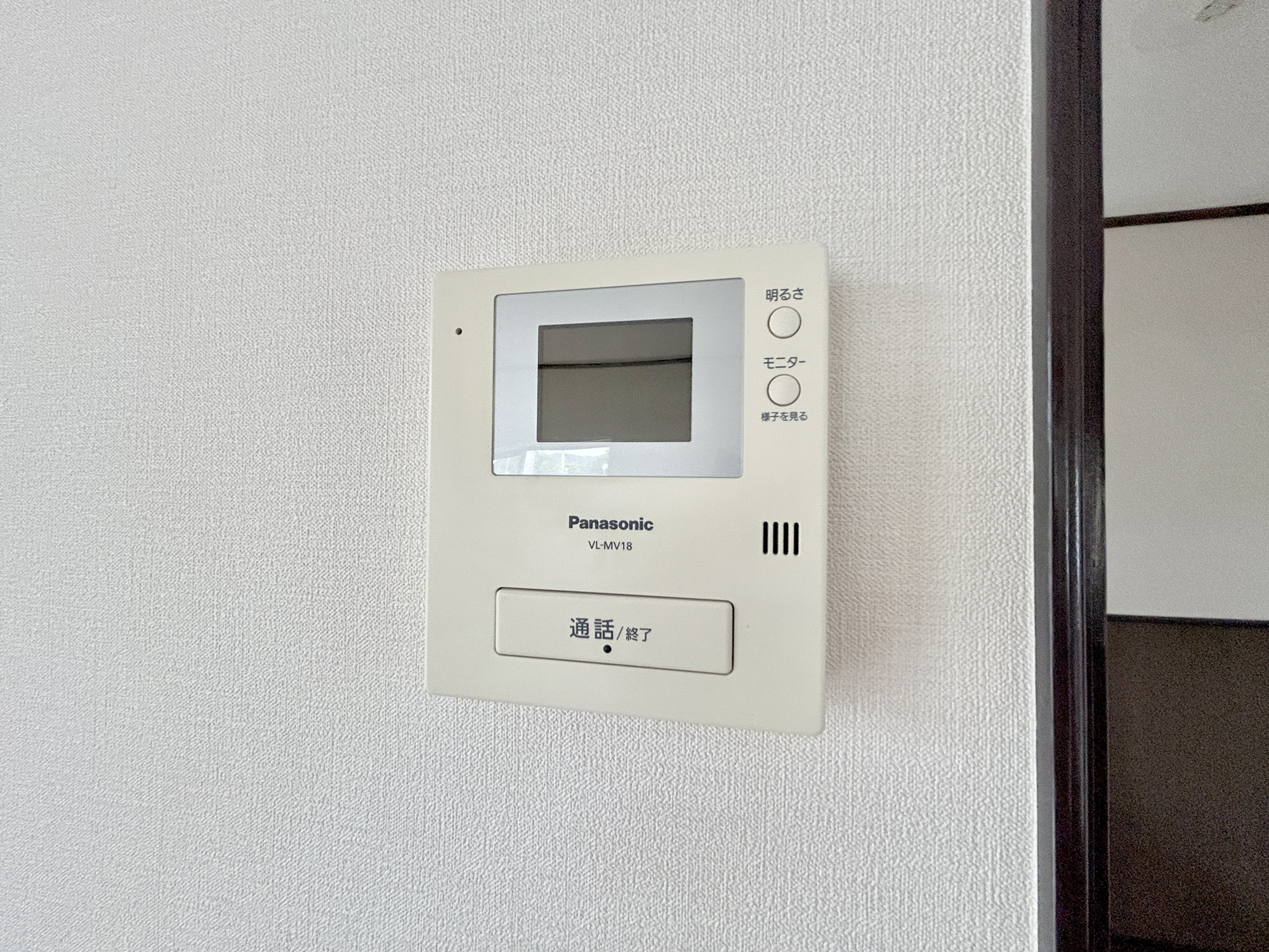 高崎市新後閑町1期　中古物件のセキュリティ|TVモニタ付きのインターフォンには録画機能もあるので外出時誰が来たのか確認できます♪ 防犯機能も高く、今では必需品です！