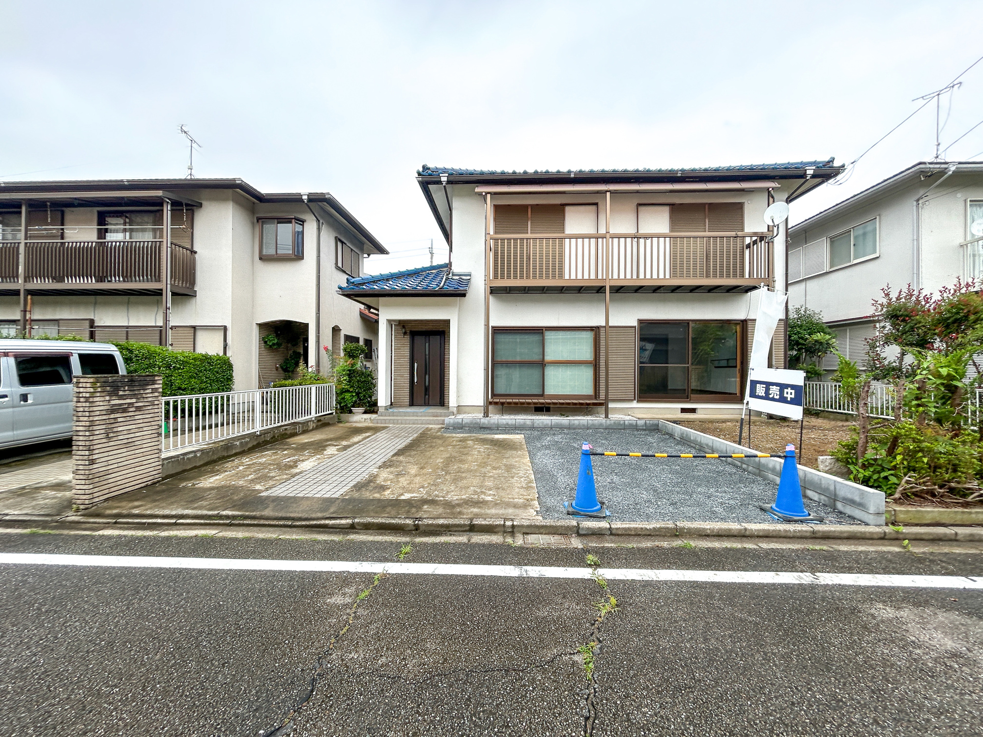 高崎市吉井町1期　中古住宅の駐車場|駐車3台可能です♪