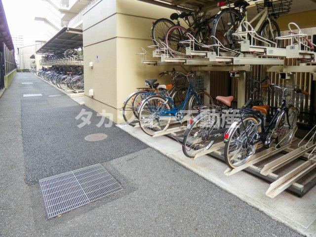 ライネスシティ千葉みなとの駐車場|駐車場があるので、車を買う予定の方も安心です