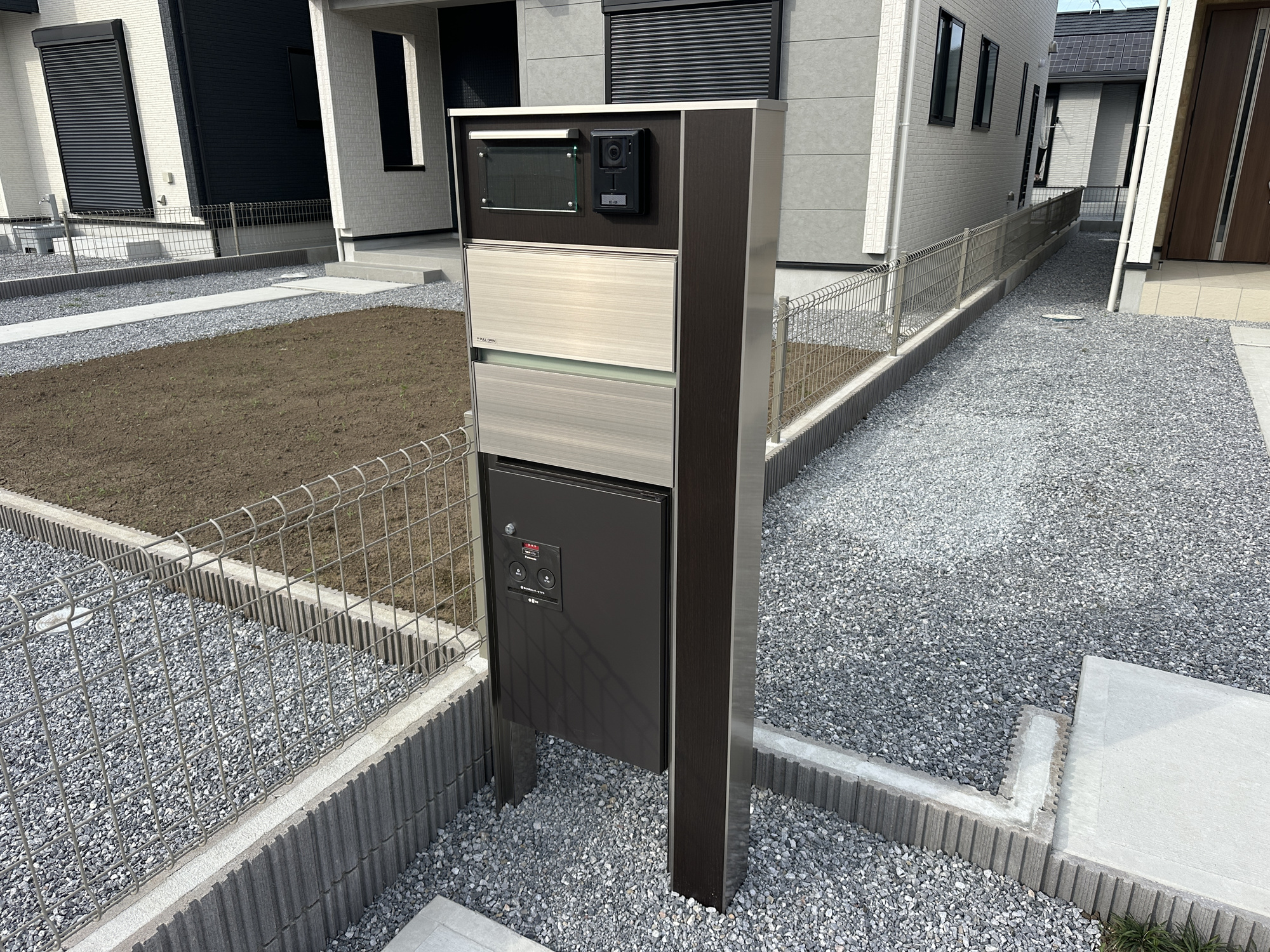 宇都宮市江曽島町1268　新築住宅全６棟の設備|おしゃれな機能ポールにはポスト、インターフォン、表札設置可能です♪