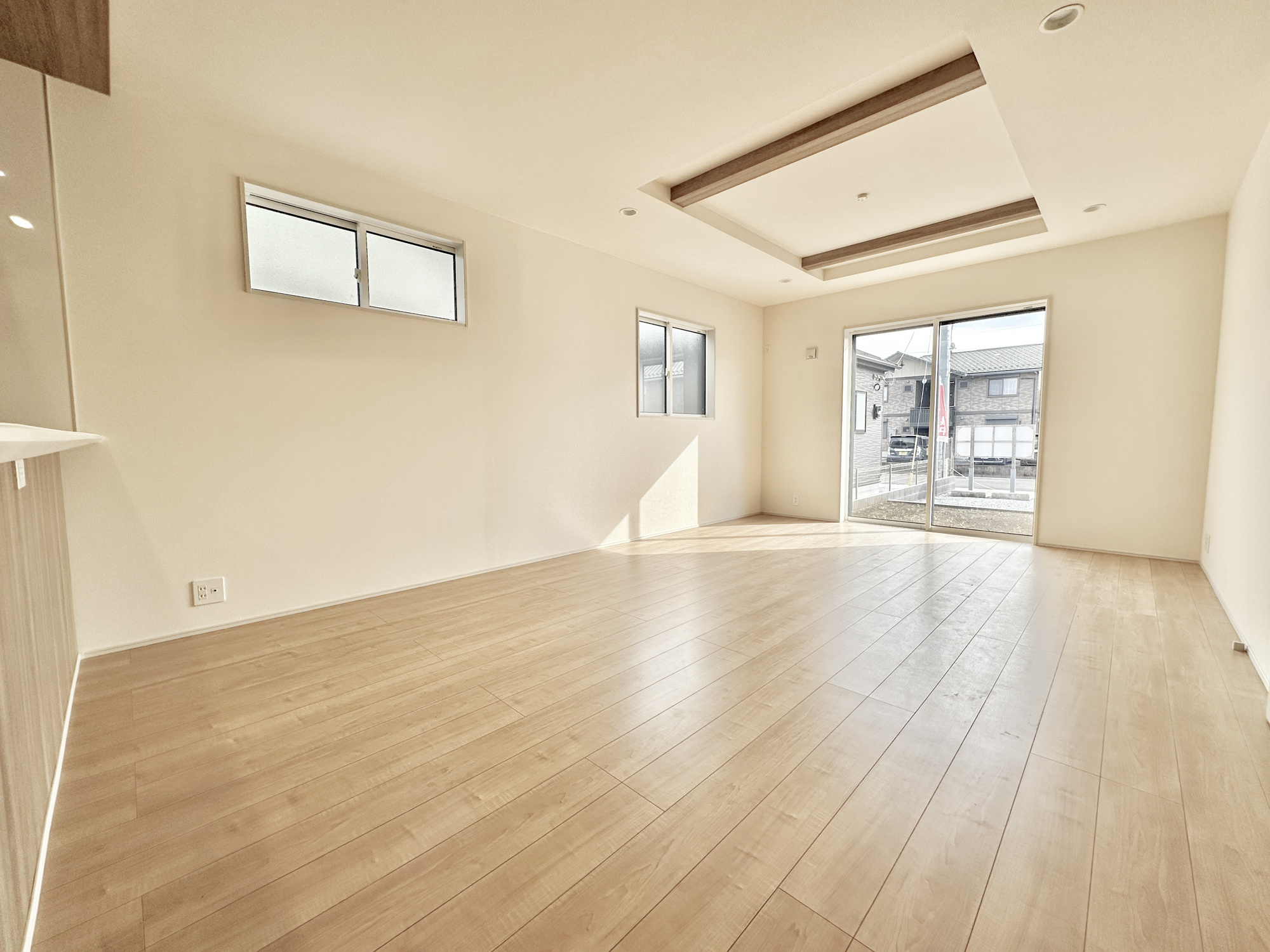 宇都宮市江曽島町1268　新築住宅全６棟の居間・リビング|ここにはみんなが集い、食事と楽しい会話が始まる。話に夢中になりすぎて、ついつい時を忘れてしまう。そんな束の間の幸せを感じさせてくれる場所。
