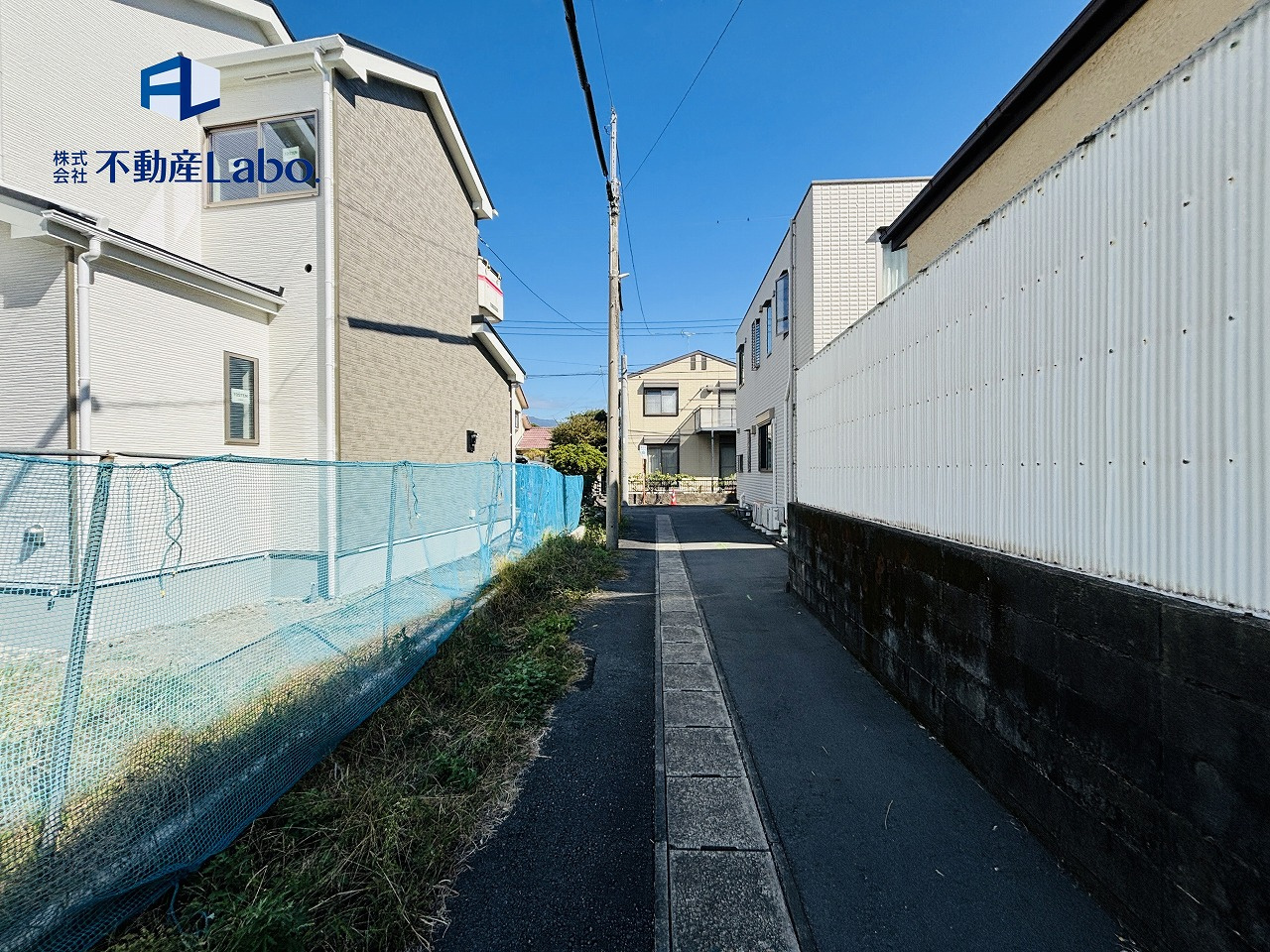 ハートフルタウン　沼津市大塚8番　全３棟　の前面道路含む現地写真