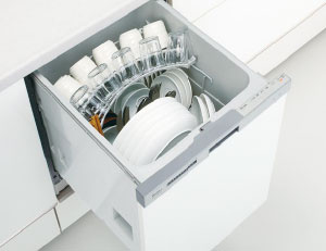 【設備画像：食器洗い乾燥機】キッチンと美しく一体化。手で洗うよりも節水になり、家事の負担も軽減できます。（※システムキッチン付属の設備です。各メーカーの仕様に準じます。）