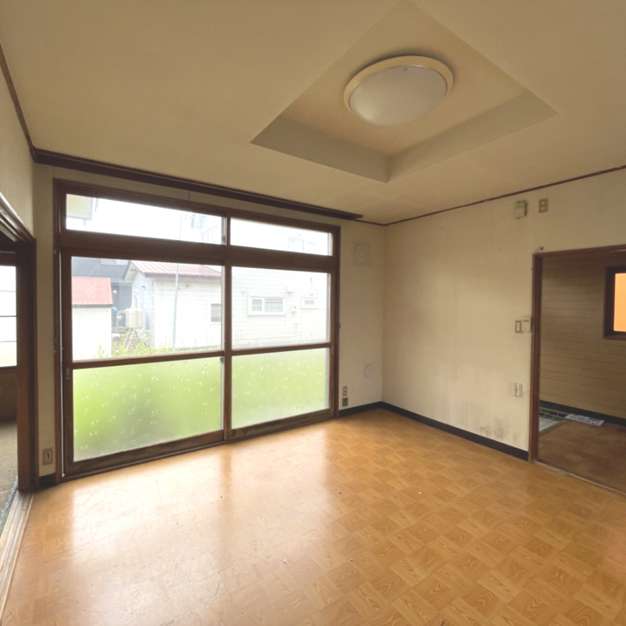 登別市新生町2丁目5-19　中古住宅の居間・リビング