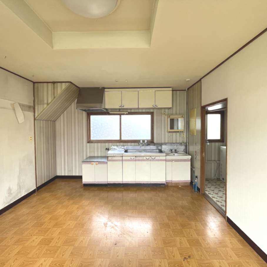 登別市新生町2丁目5-19　中古住宅の居間・リビング
