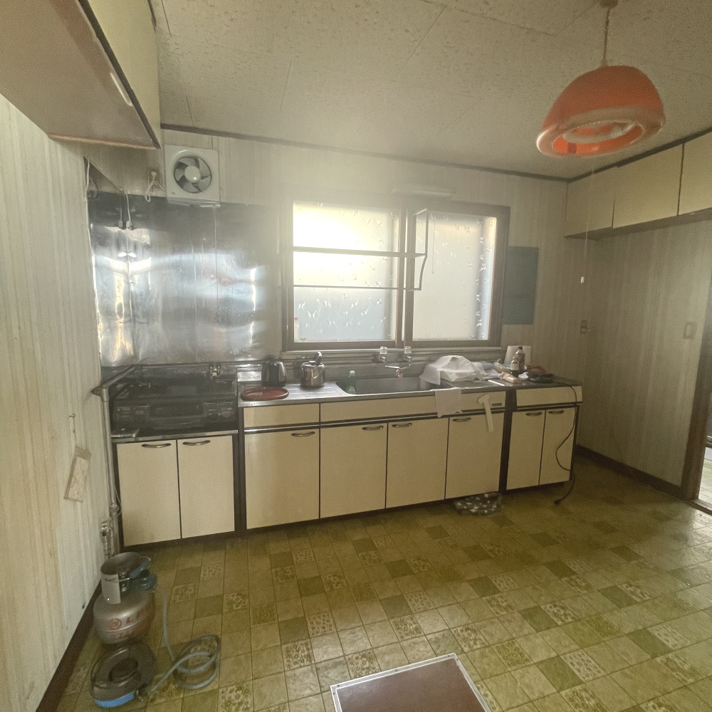 登別市若草町6丁目20-19　中古住宅のキッチン