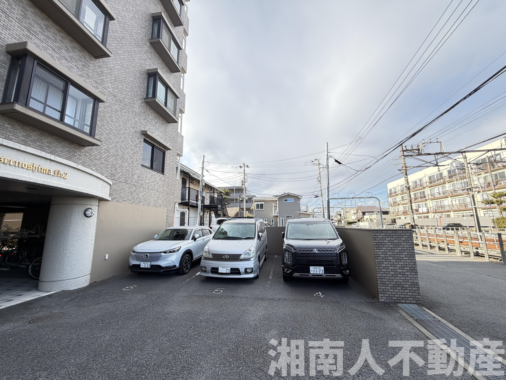 ライオンズマンション片瀬江ノ島第2の駐車場|駐車スペースもあります