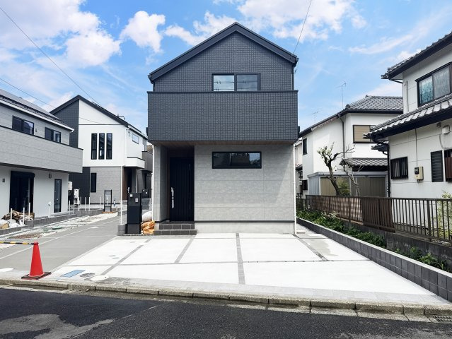 カースペース２台◆全4棟分譲◆新築戸建◆～町田市図師町～販売スタートの外観|現地外観です。真冬もあったか床暖房・手が汚れていても水廻りを清潔に保てるタッチレス水栓など、設備の充実した新築戸建が間もなく完成いたします。ぜひお問い合わせください。