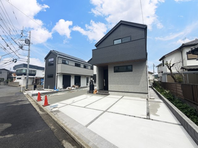 カースペース２台◆全4棟分譲◆新築戸建◆～町田市図師町～販売スタートの外観|SIC、WIC、パントリーで収納量も魅力的♪（各号棟による）電動シャッター・宅配BOX・スマートフォン連動キーなど、防犯面も安心です。