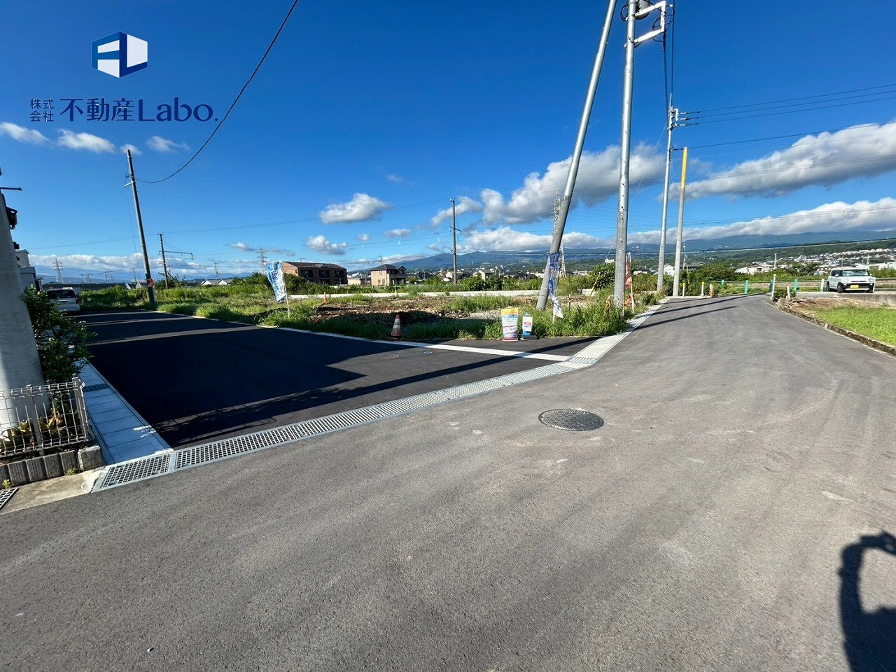 クレイドルガーデン　三島市中第3　全5棟の前面道路含む現地写真
