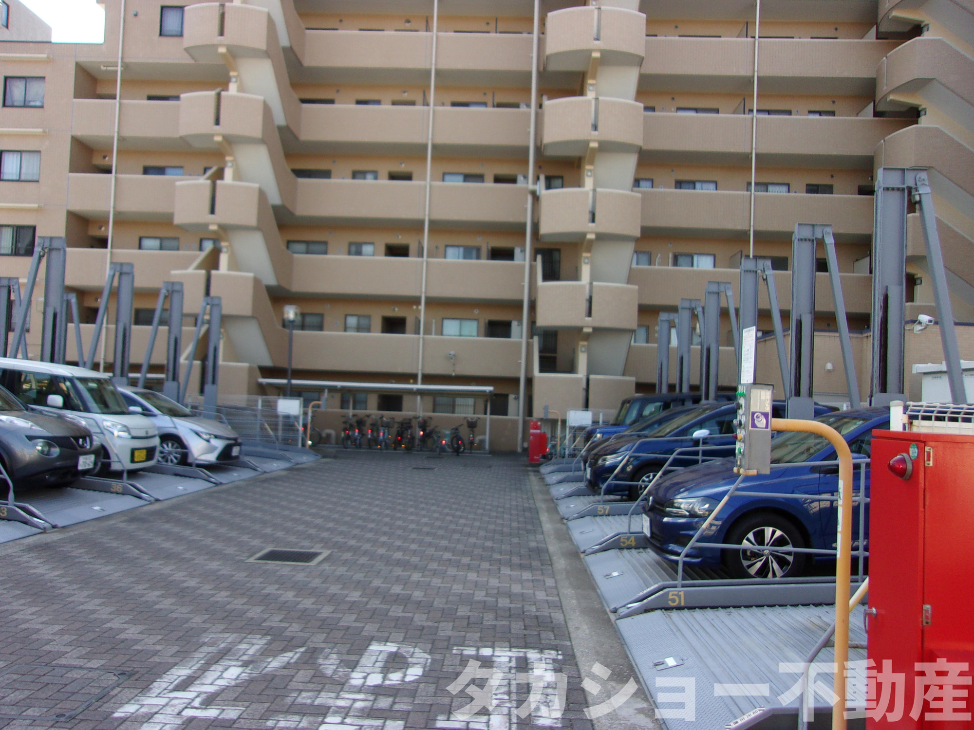 ユービセーヌ西千葉の駐車場