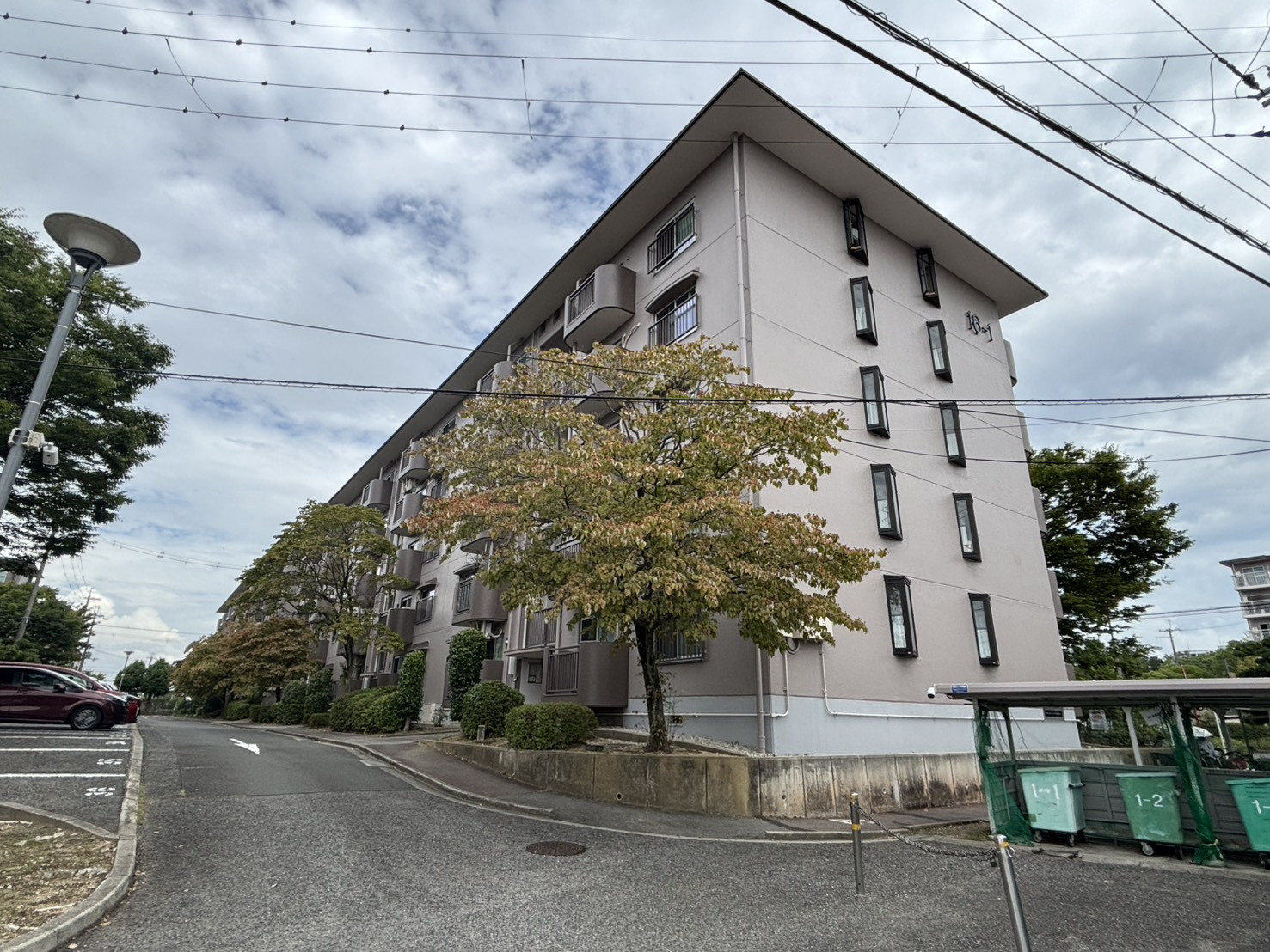 新檜尾台第2次住宅1号棟の外観|現地外観です。周辺環境も含めて、現地で実際の雰囲気をご確認ください。