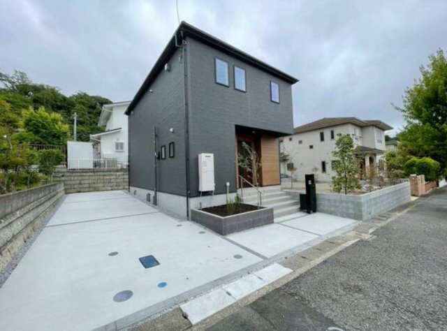 横浜市栄区庄戸5丁目 新築戸建て【仲介手数料無料】カースペース2台の外観