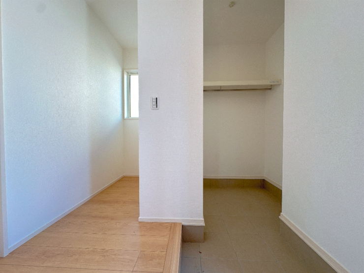 《7号棟　土間収納》