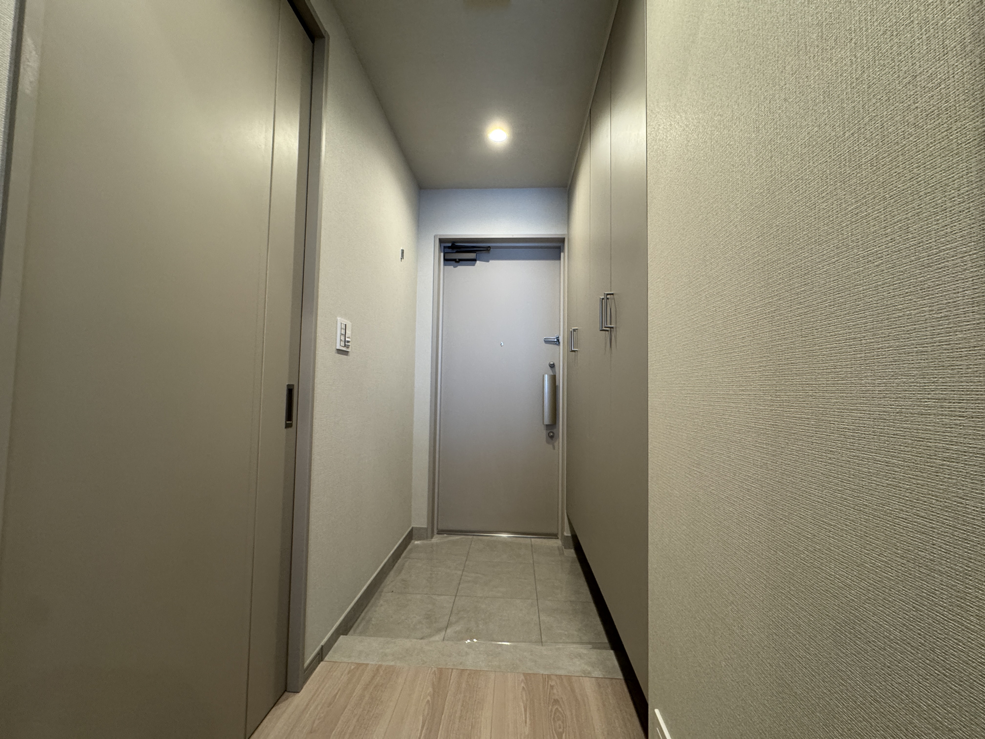 【玄関】