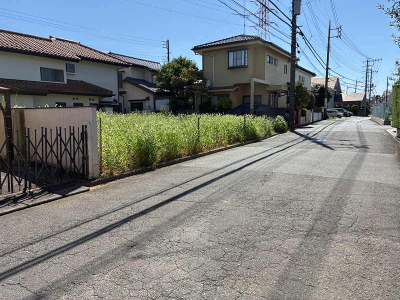【前面道路含む現地写真】