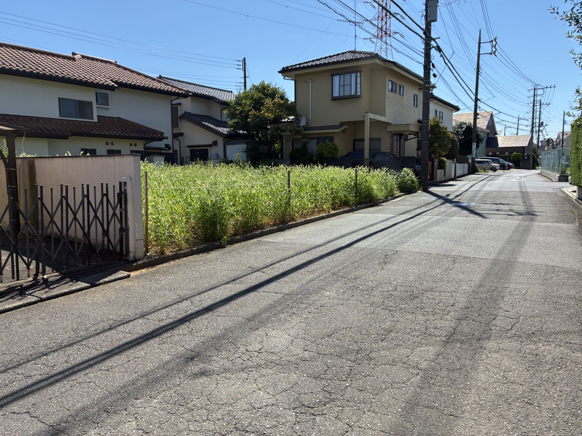 【前面道路含む現地写真】
