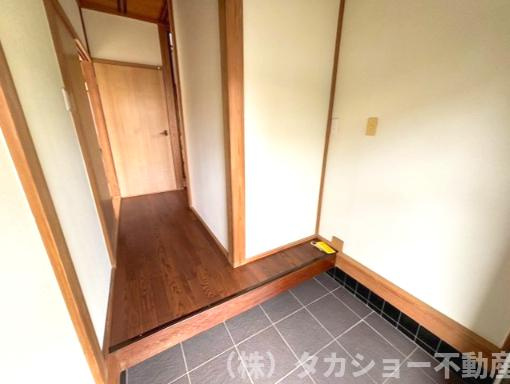 市原市八幡　中古戸建の玄関