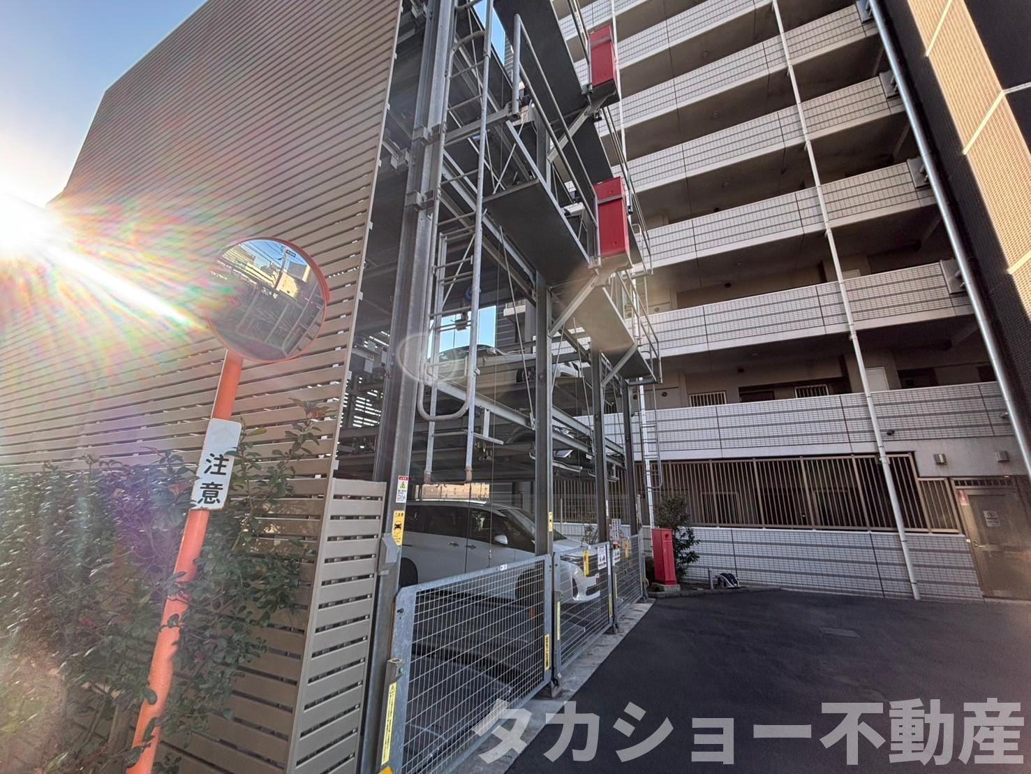 コンフォルシア千葉みなとの駐車場