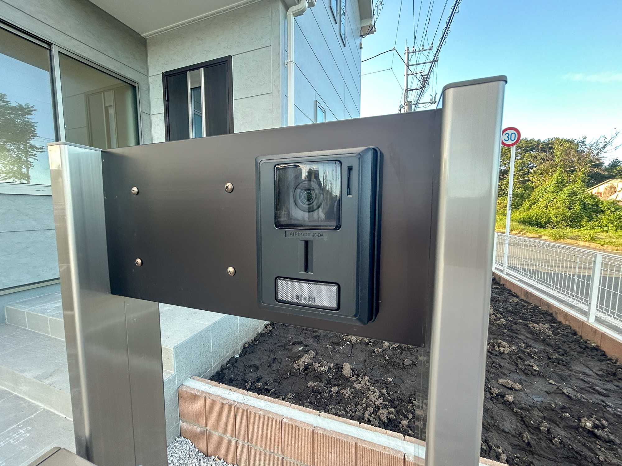 第18渋川金井　新築住宅全8棟の防犯設備|録画機能付きのインターフォンで防犯面も安心ですね♪