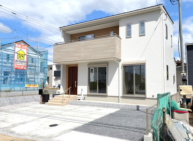 【３号棟　外観】建物完成・内覧可能！　原材料の天然石に顔料・粘土・水ガラスを使用したセラミックコーティングを施した屋根材。コーティングで自然な色合いを維持します。（2026/9/18撮影）