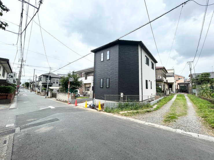 さいたま市大宮区三橋4丁目1号棟　道路幅　約5.0ｍ（2026.7.18撮影）