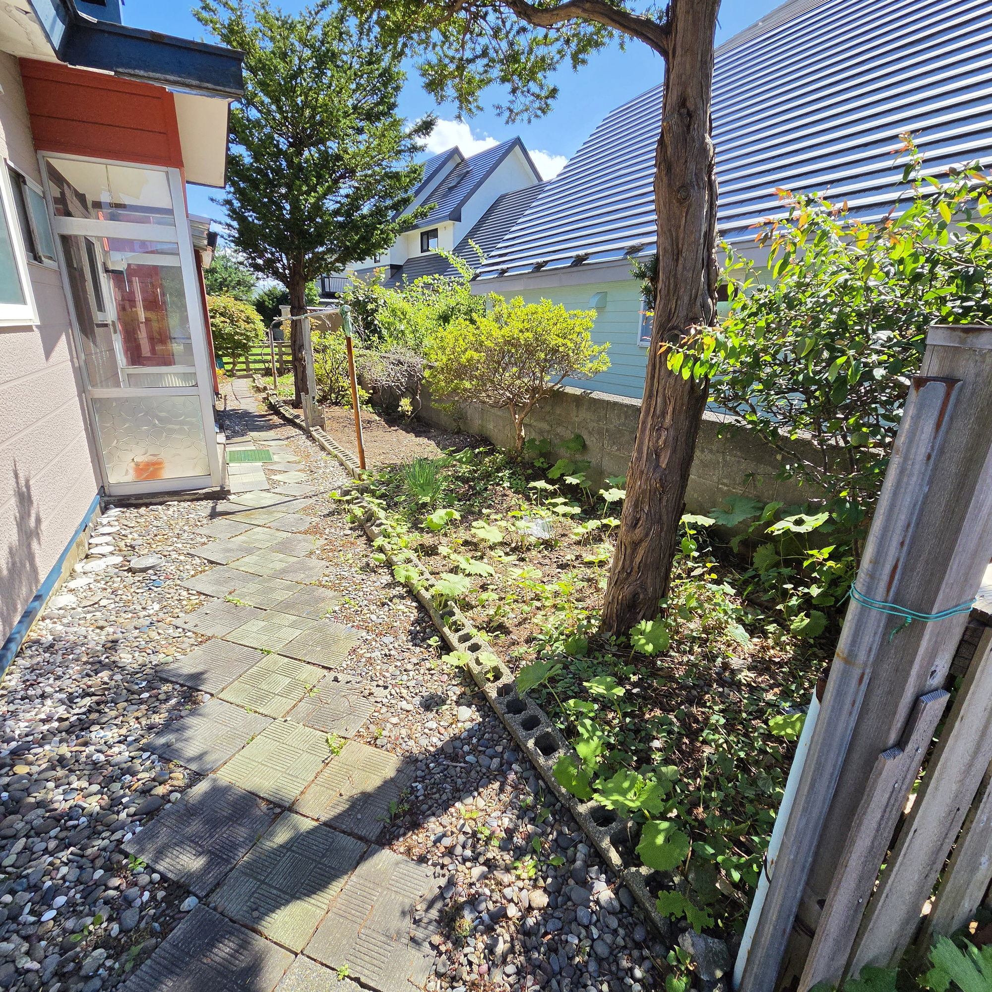 登別市片倉町2丁目8-3　中古住宅の庭