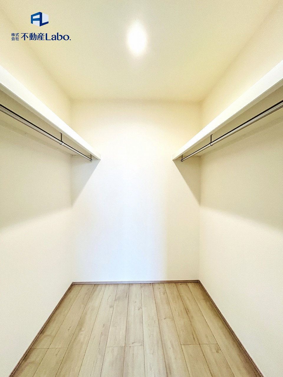 ハートフルタウン　駿河区登呂6丁目26番　～全3棟～　の収納|納戸● 
普段使わないけど捨てられないものなどをまとめてしまえる。クローゼットだと溢れてしまうものが、納戸があると生活スペースがスッキリします♪