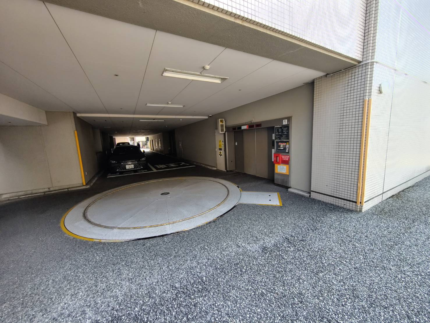 フレンテ西館（ヴィエント西宮）の駐車場