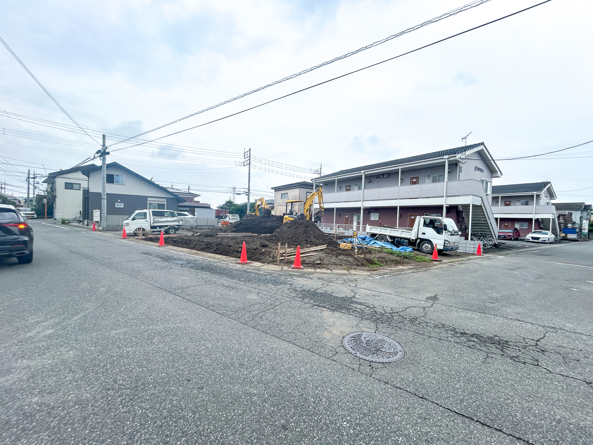 高崎市東貝沢町2期　新築住宅全3棟の前面道路含む現地写真|閑静な住宅地で子育て家族にピッタリ。毎日のお散歩も快適な緑に恵まれたエリアで、自然に包まれた穏やかな暮らしを実現するための、ゆとりある住環境が整っています。

