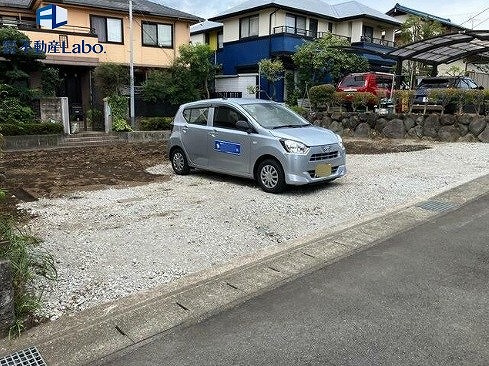 リーブルガーデン　裾野市茶畑4期　全1棟の前面道路含む現地写真|南面道路の新築戸建てとなります。