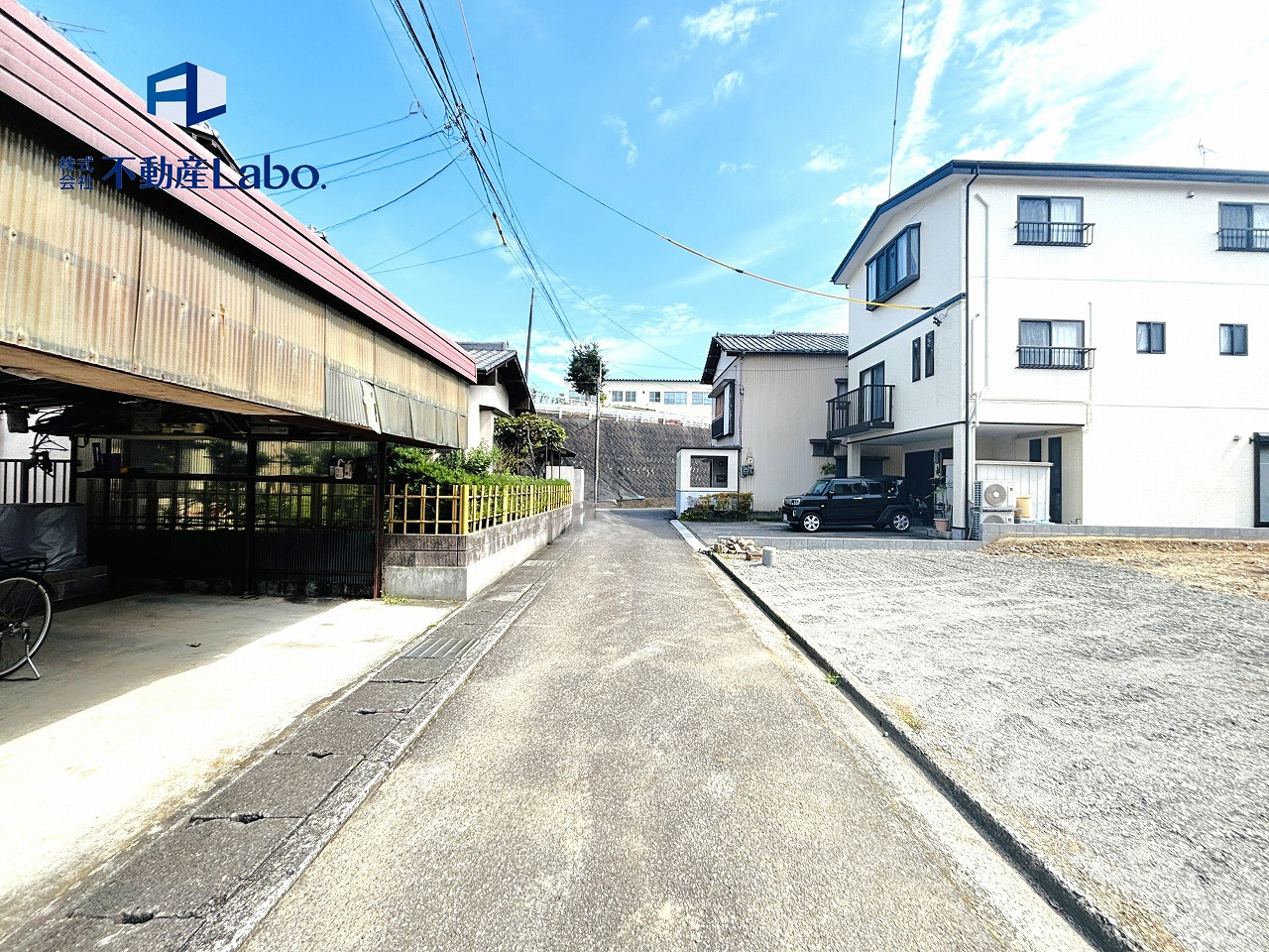 リーブルガーデン　葵区東瀬名町　全2棟の前面道路含む現地写真|1号棟各居室の収納が全てウォークインクローゼットです♪