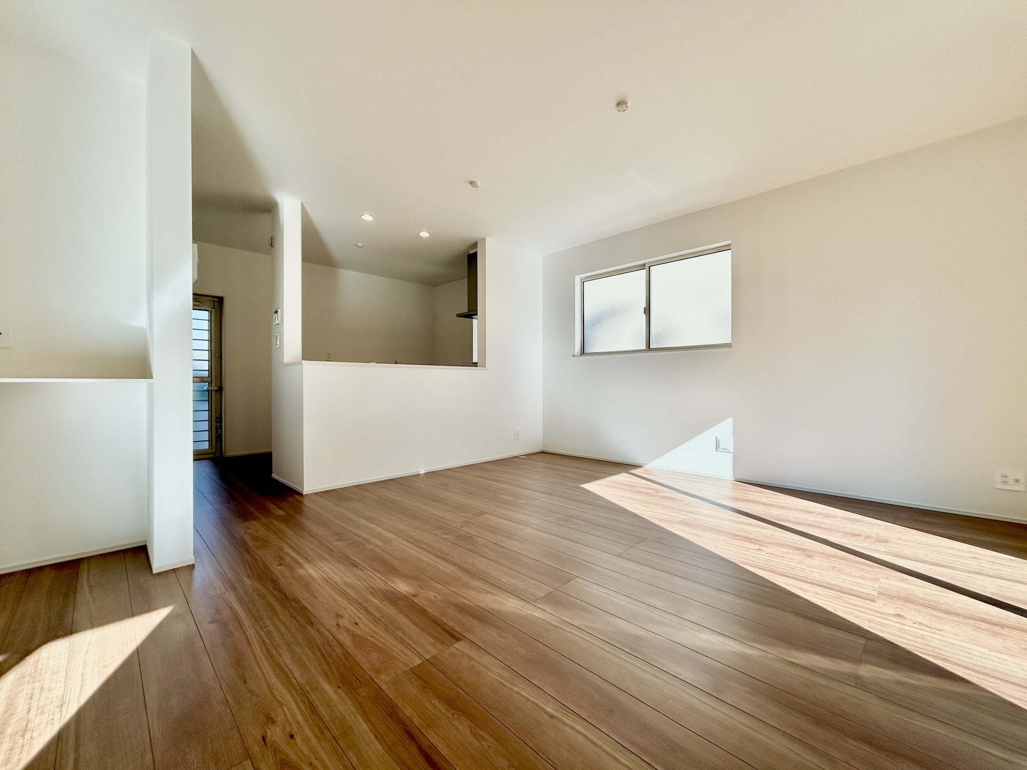 前橋市駒形町　新築住宅全2棟の居間・リビング|同社施工例
