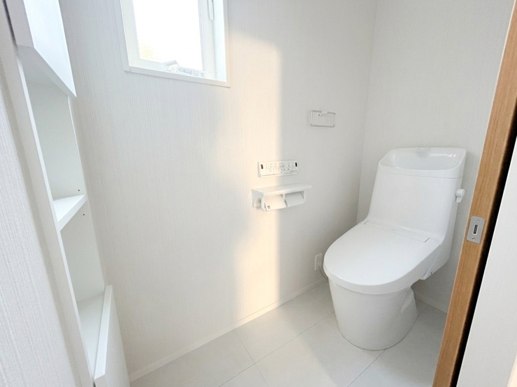 2階にもトイレがあることで、朝の混雑時や就寝時も安心です。