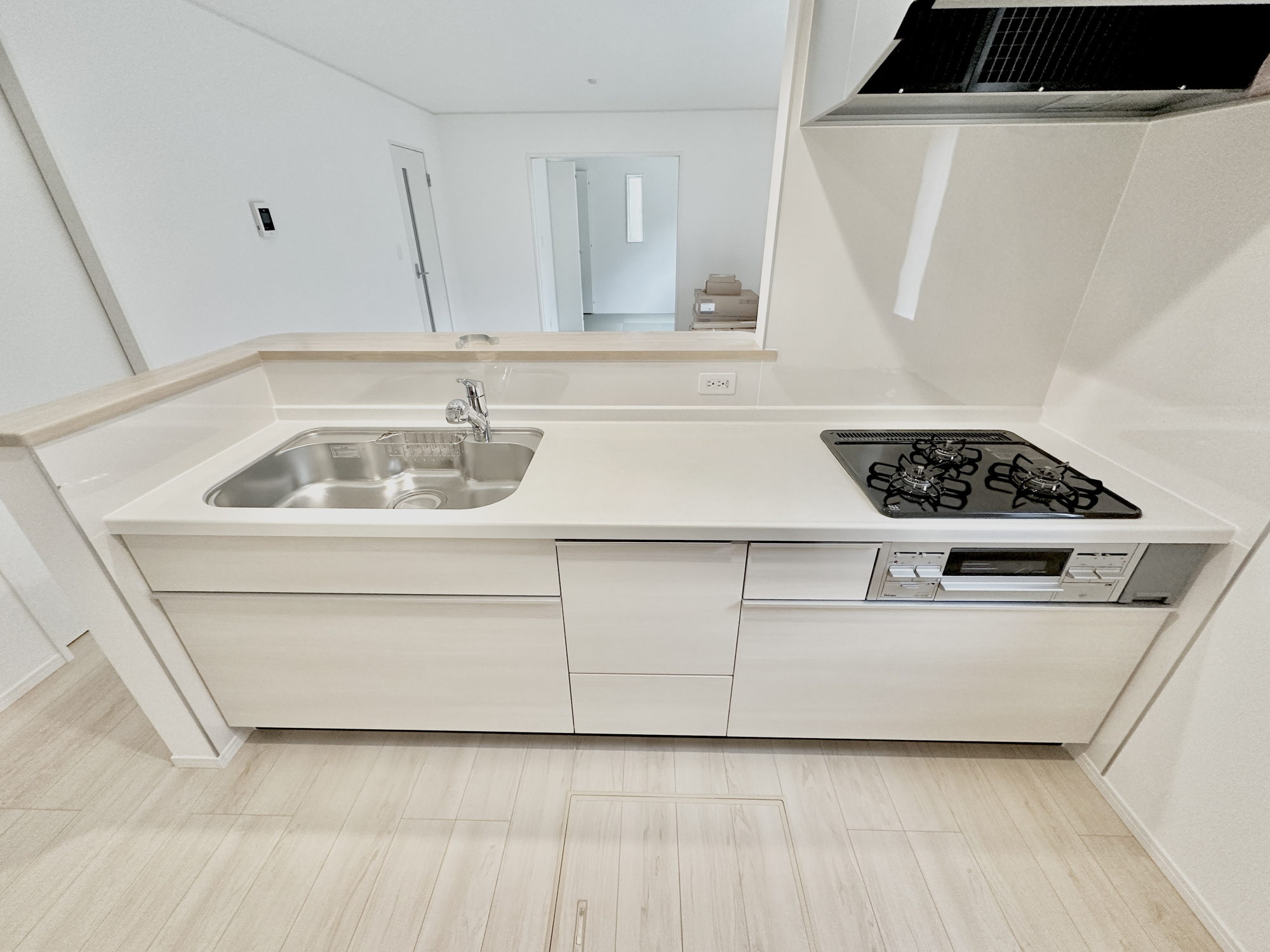 真岡市並木町３丁目の新築一戸建のキッチン|収納が多いのでキッチンの上は常にきれいに保てます！！
お料理がしたくなるそんな嬉しい・楽しいキッチンです♪