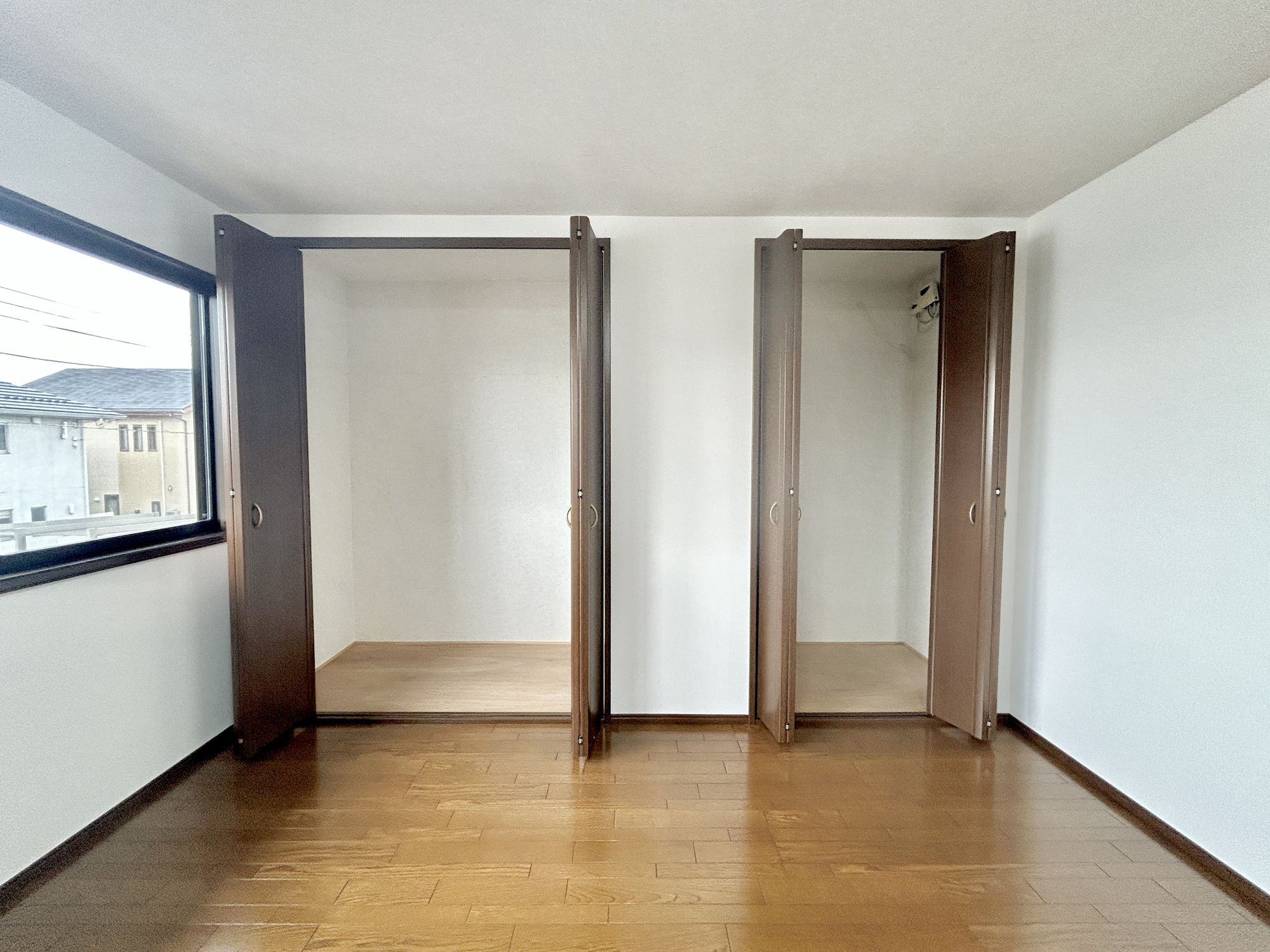 前橋市鳥取町　中古物件の収納|レイアウトを自由自在にカスタマイズ出来る機能的な収納が魅力！
可動棚を設置するもよし、アルミラックを設置するもよし、収納ボックスなどを配置して使えば、多様な使い方が出来、収納の幅が広がります！