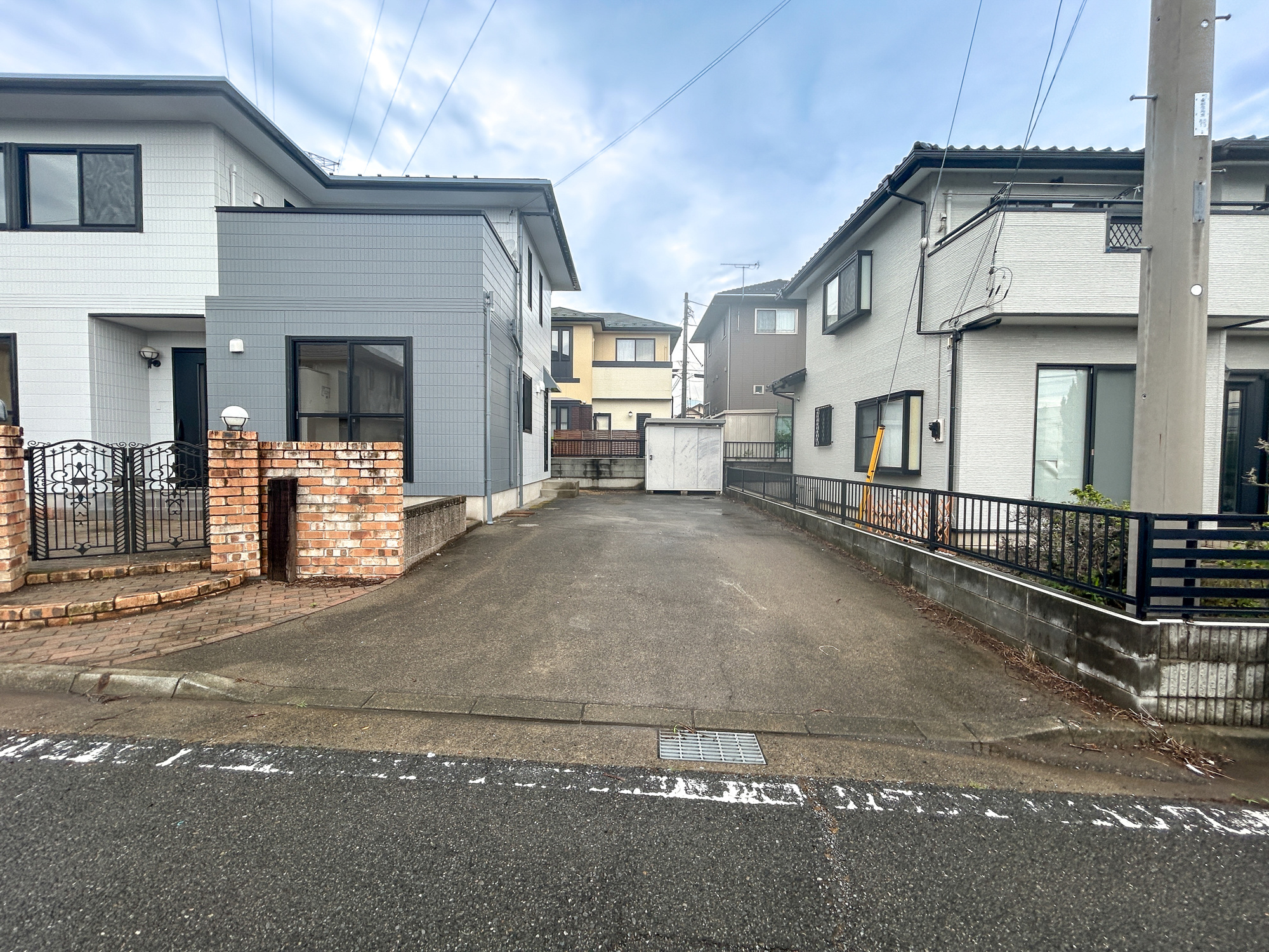 前橋市鳥取町　中古物件の駐車場|駐車場は全面アスファルト施工済みでお手入れ不要です(^^♪