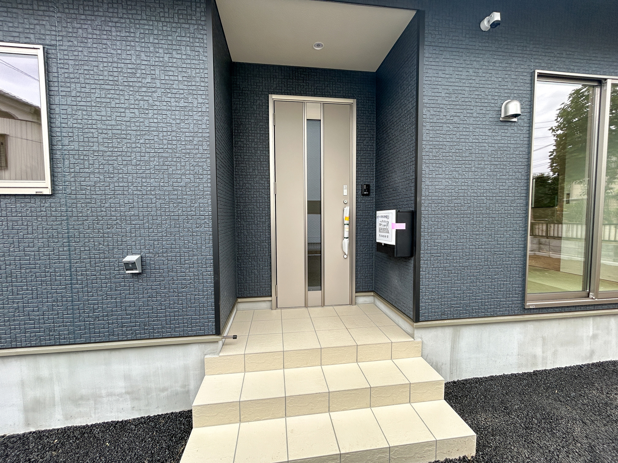 前橋市富士見町時沢第11　新築住宅全4棟の玄関|同社施工例