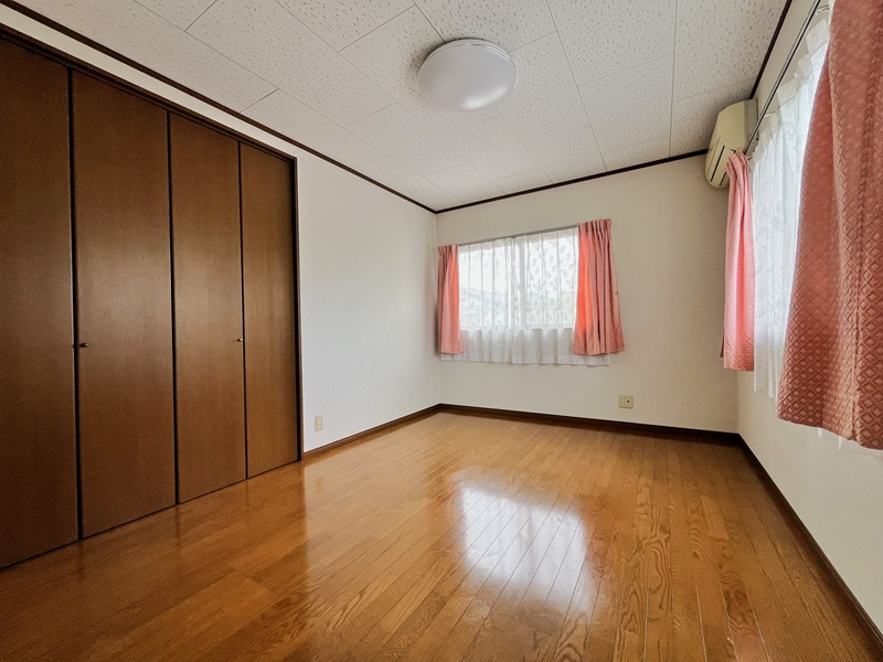行田市長野５丁目　中古戸建　２階洋室（北側）7.2帖　　