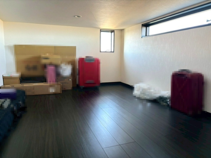 行田市前谷　共有収納　小屋裏収納　7帖の広い収納スペースです。普段使わないものや季節ものの家電、旅行のキャリーケースなどの収納に便利！