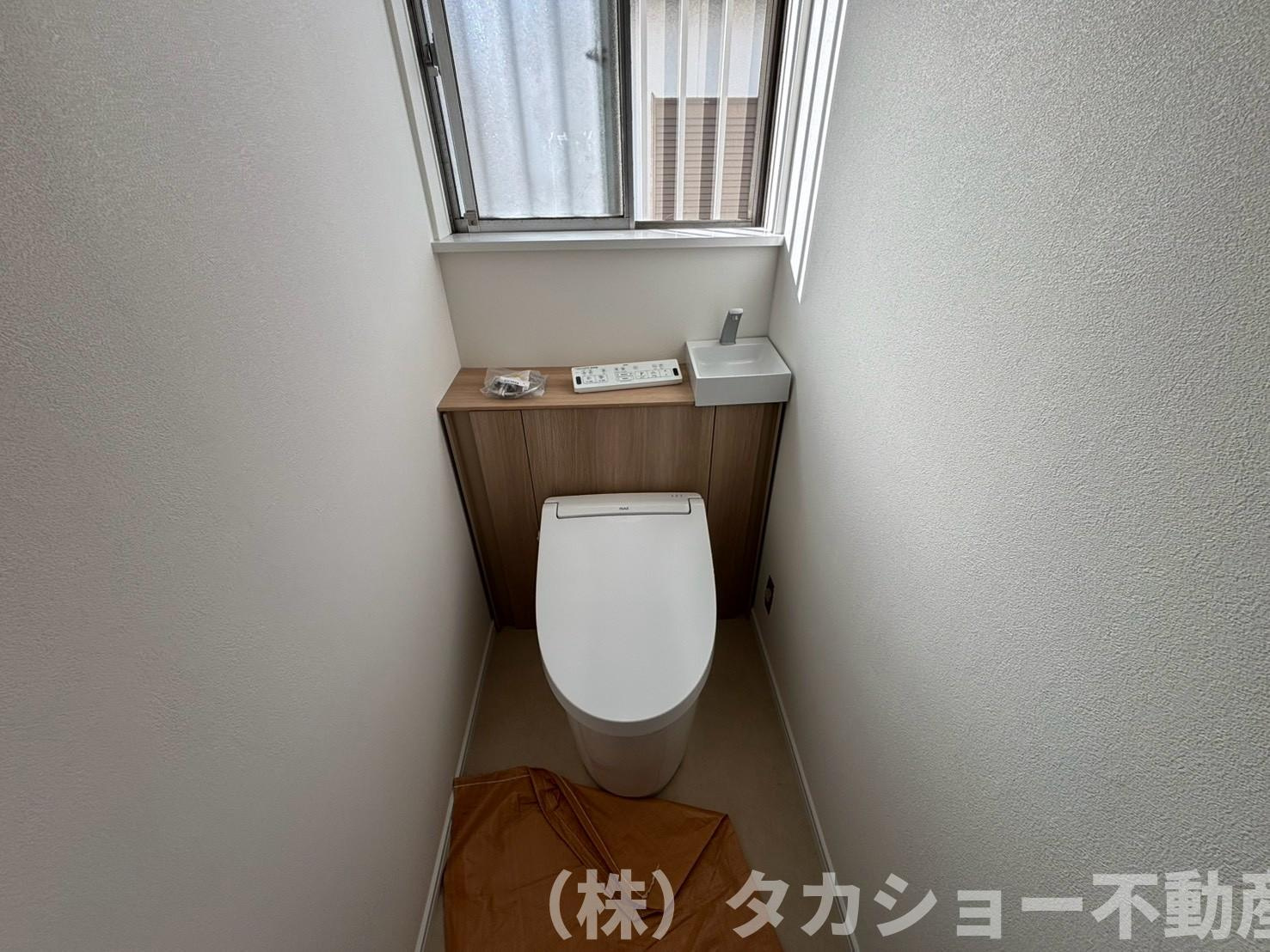 君津市外箕輪1丁目　中古戸建のトイレ