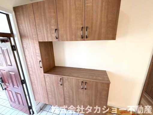 君津市外箕輪1丁目　中古戸建の玄関|大きな下足入れが御座います☆彡