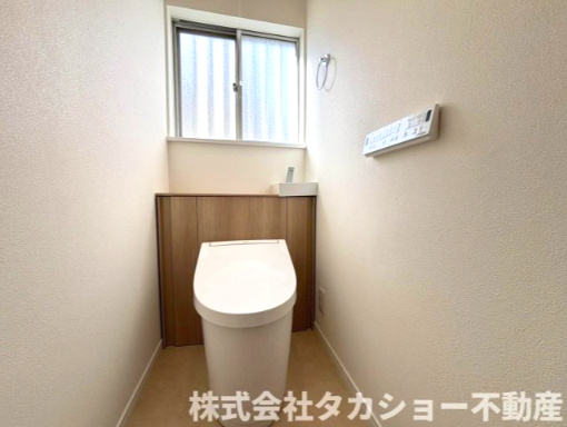 君津市外箕輪1丁目　中古戸建のトイレ
