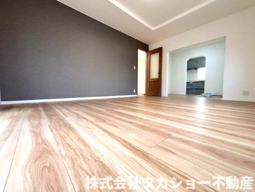 君津市外箕輪1丁目　中古戸建の居間・リビング