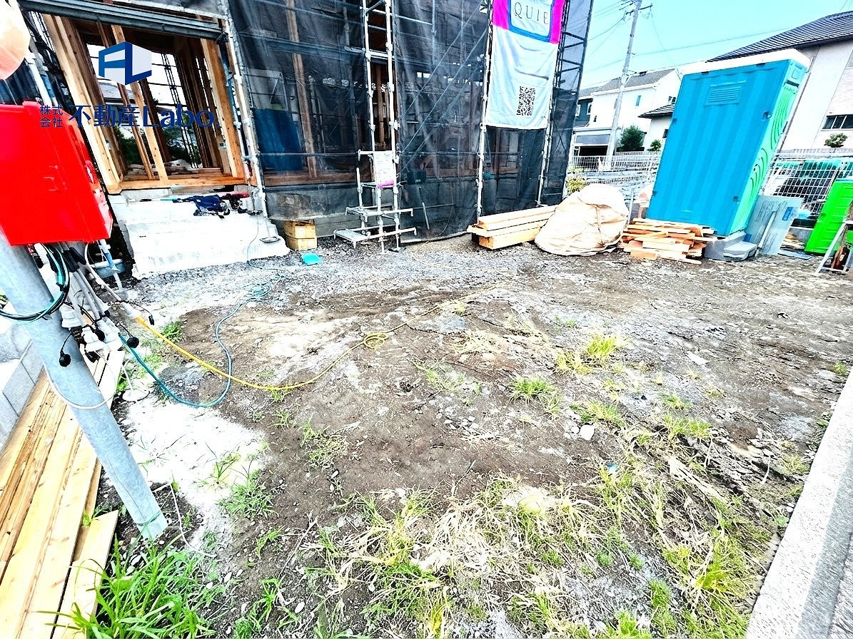 クレイドルガーデン　駿河区広野第10　　全1棟の外観|カースペース奥行きは6.4ｍ以上のため、大型の乗用車でもゆとりをもって駐車可能です♪