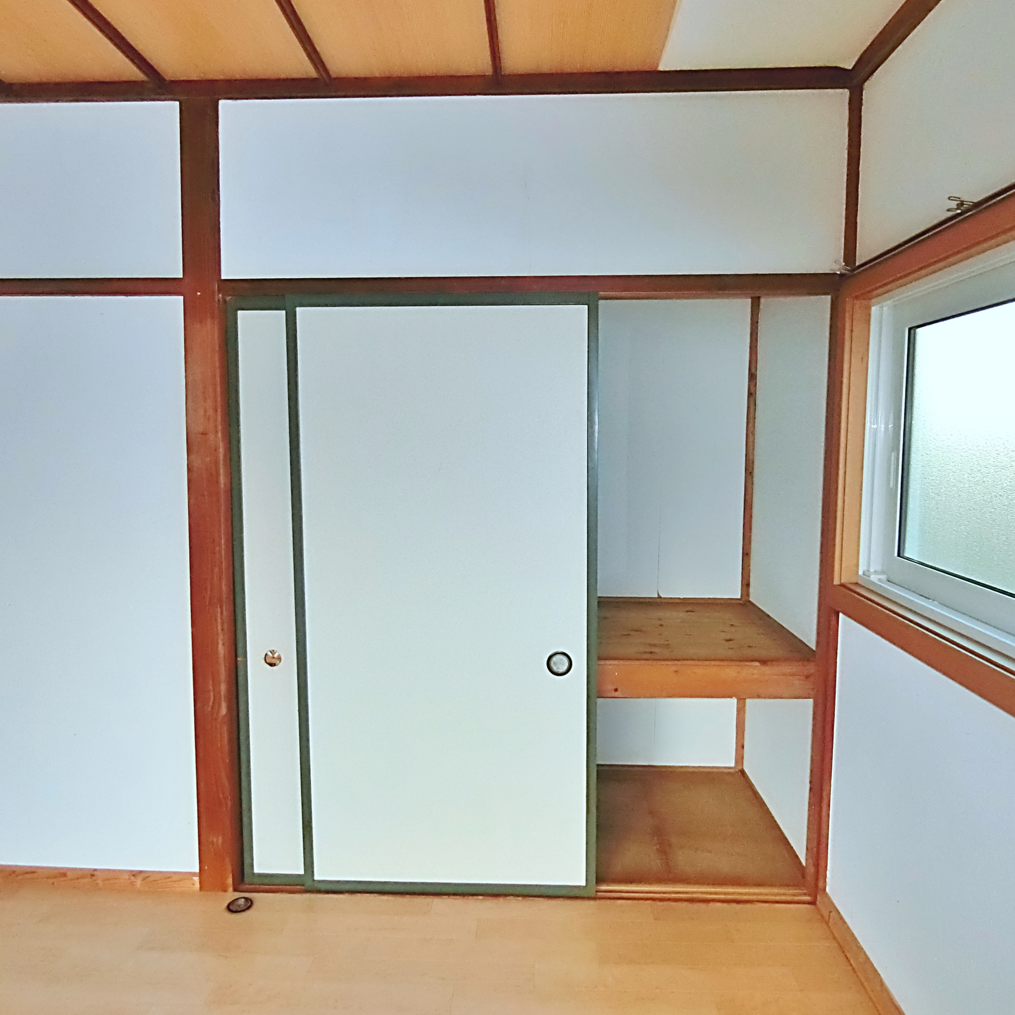 室蘭市知利別町2丁目11-11中古住宅の収納