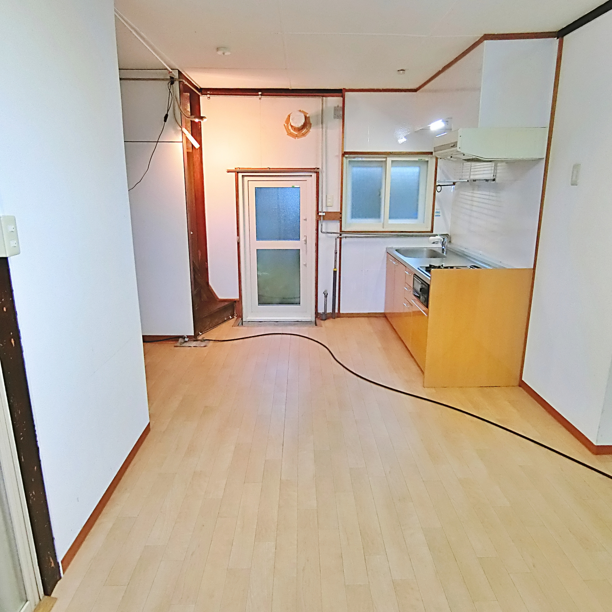 室蘭市知利別町2丁目11-11中古住宅の居間・リビング