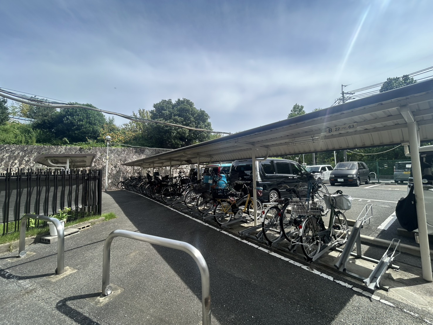 ローズコーポ千里B棟の駐輪場