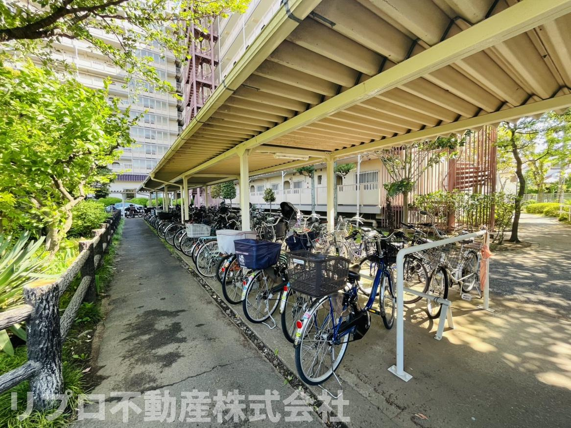 ファミール南常盤平８階の駐輪場|駐輪場は豊富にあります