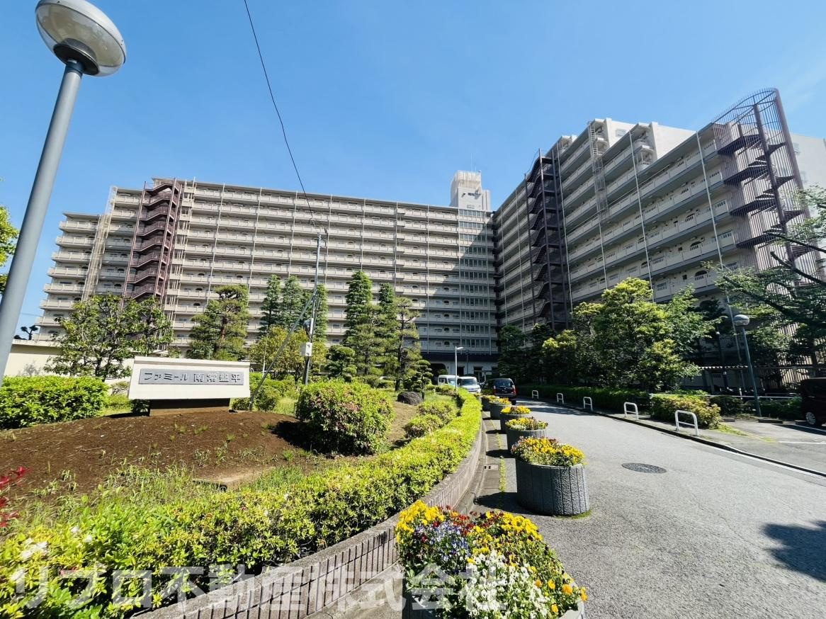 ファミール南常盤平８階の外観|JR武蔵野線「新八柱駅」徒歩１５分の南向き３LDK！バス停が敷地の目の前にあります！